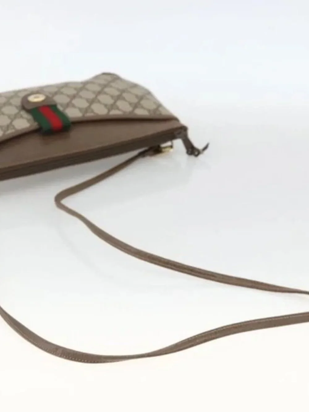 Gucci brand	gucci color	beige